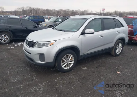 2015 Kia Sorento Lx V6 z USA, uszkodzony, nr VIN 5XYKTDA71FG623391